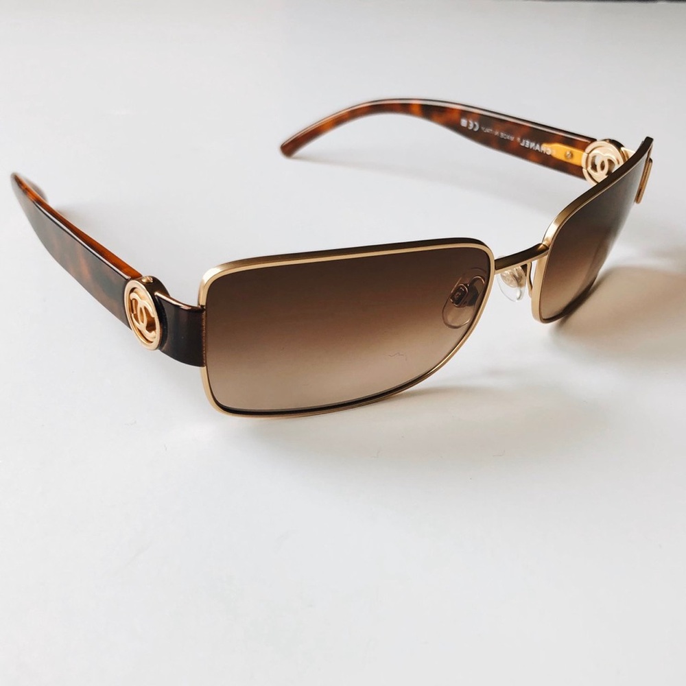 NWOT Chanel Sunglasses 4152